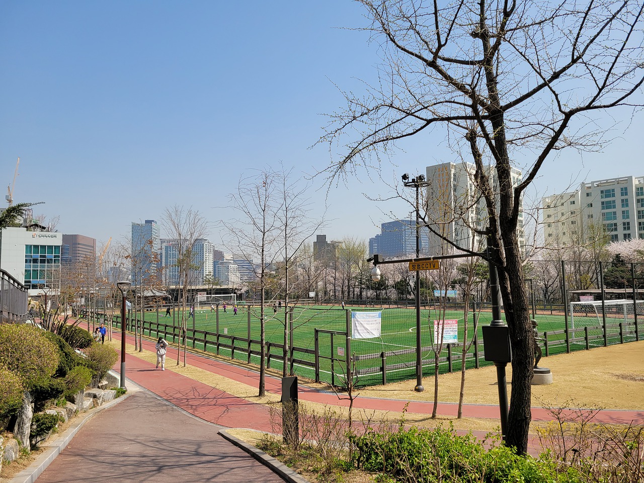 帮助队友获 帮助队友获